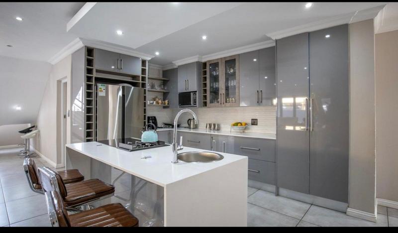 5 Bedroom Property for Sale in Hesteapark Gauteng