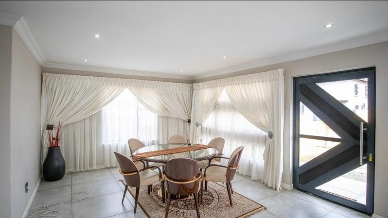 5 Bedroom Property for Sale in Hesteapark Gauteng