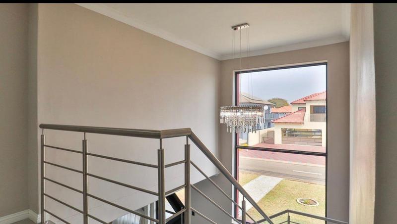 5 Bedroom Property for Sale in Hesteapark Gauteng