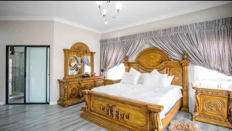 5 Bedroom Property for Sale in Hesteapark Gauteng