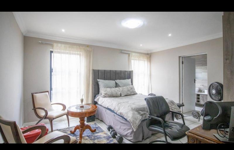 5 Bedroom Property for Sale in Hesteapark Gauteng