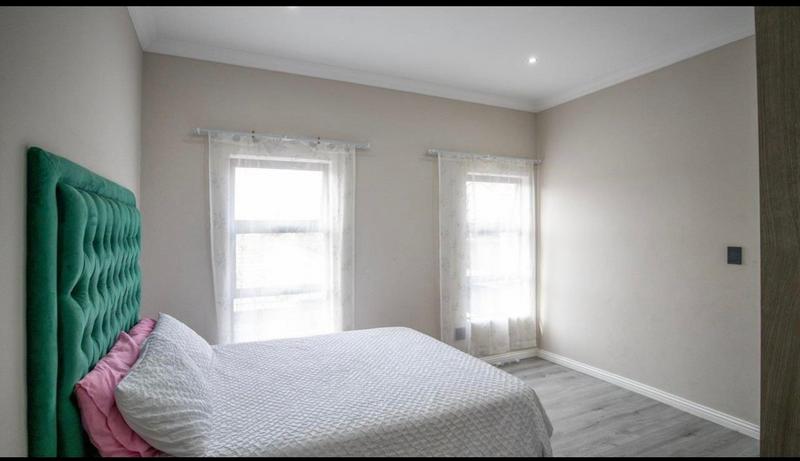 5 Bedroom Property for Sale in Hesteapark Gauteng