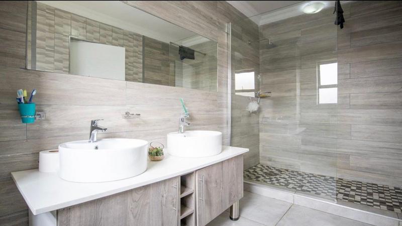 5 Bedroom Property for Sale in Hesteapark Gauteng