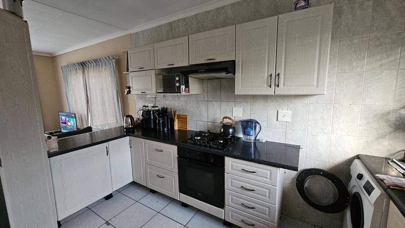 2 Bedroom Property for Sale in Pomona Gauteng