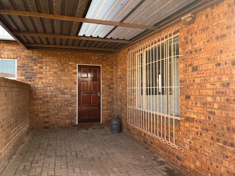 2 Bedroom Property for Sale in Pomona Gauteng