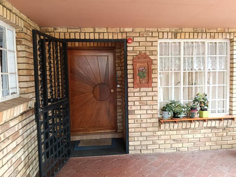 2 Bedroom Property for Sale in Albemarle Ext 2 Gauteng