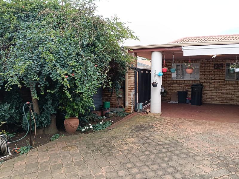 2 Bedroom Property for Sale in Albemarle Ext 2 Gauteng