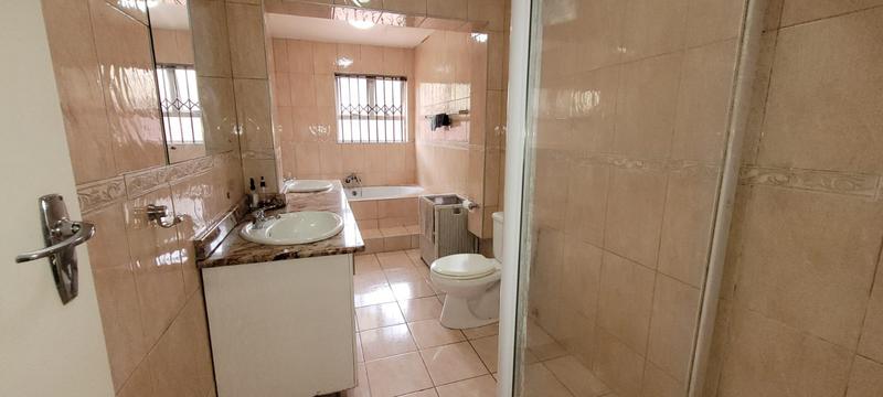 3 Bedroom Property for Sale in Glenvista Gauteng