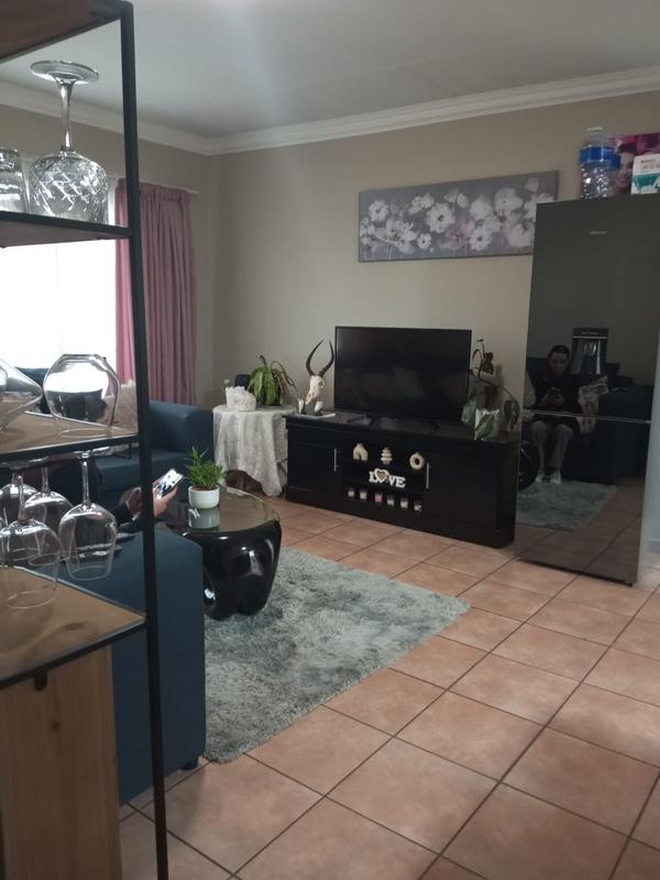 2 Bedroom Property for Sale in Petersfield Gauteng