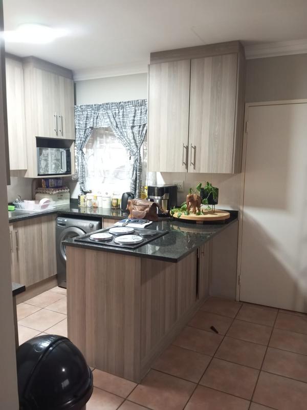 2 Bedroom Property for Sale in Petersfield Gauteng