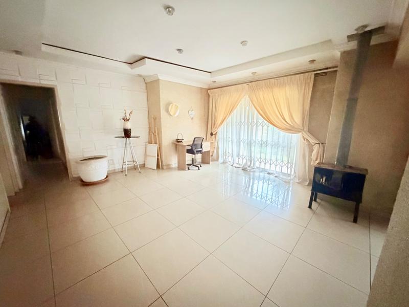 3 Bedroom Property for Sale in Vanderbijlpark CW 5 Gauteng