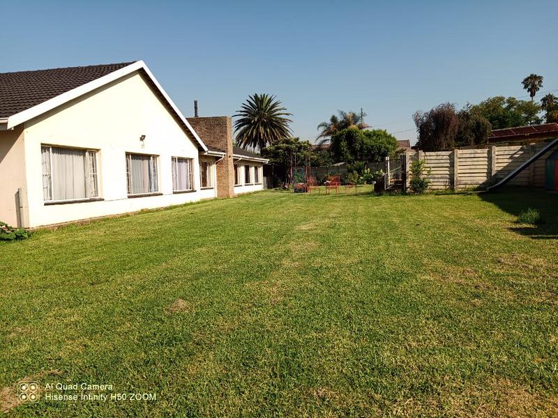 To Let 4 Bedroom Property for Rent in Dalpark Proper Gauteng