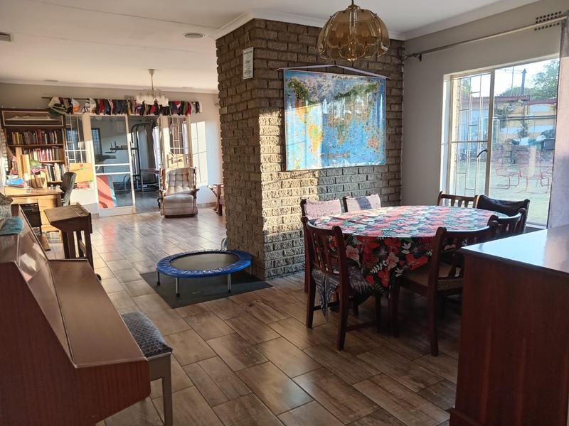 To Let 4 Bedroom Property for Rent in Dalpark Proper Gauteng