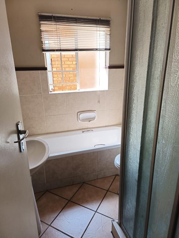 2 Bedroom Property for Sale in Mooikloof Ridge Gauteng