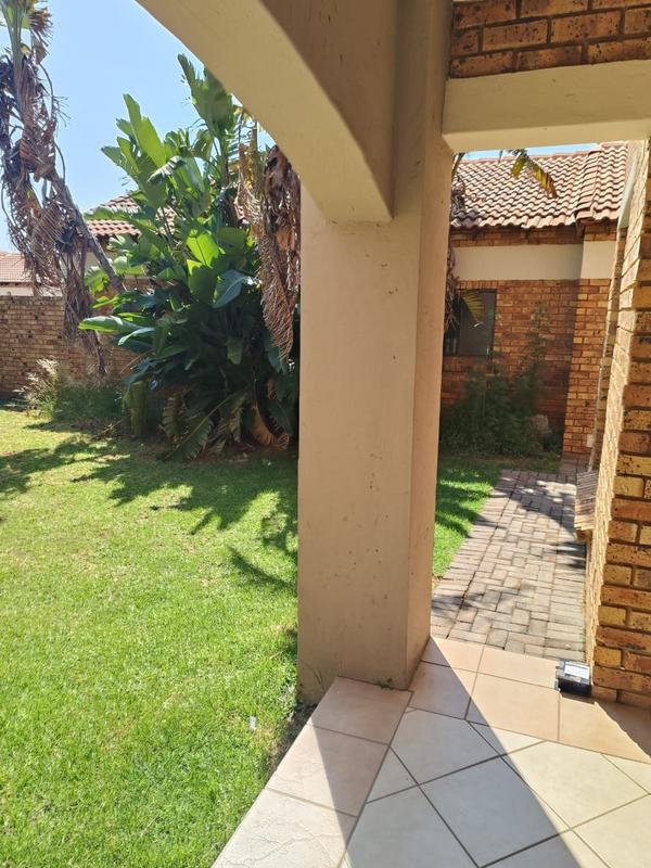 2 Bedroom Property for Sale in Mooikloof Ridge Gauteng