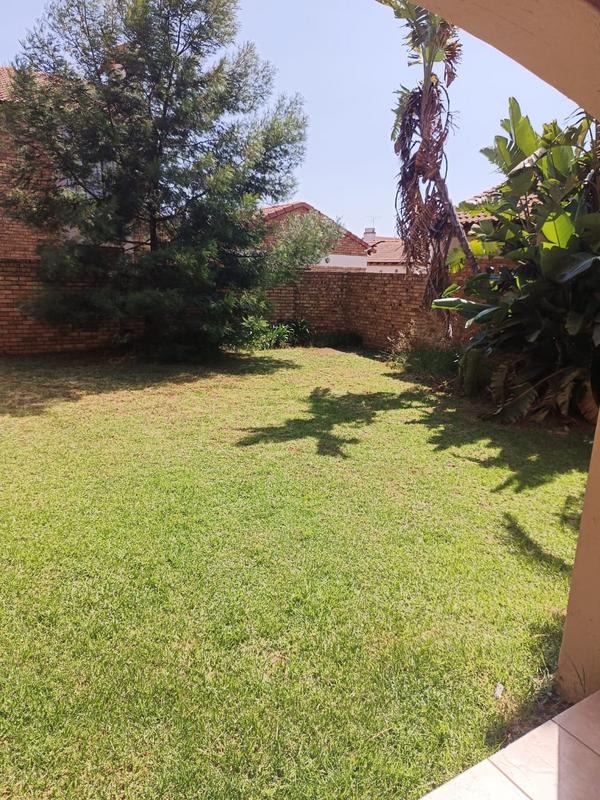 2 Bedroom Property for Sale in Mooikloof Ridge Gauteng