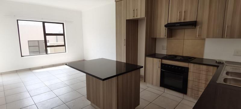 To Let 2 Bedroom Property for Rent in Ruimsig Gauteng