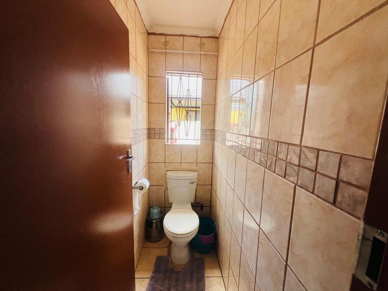 2 Bedroom Property for Sale in Soshanguve East Gauteng