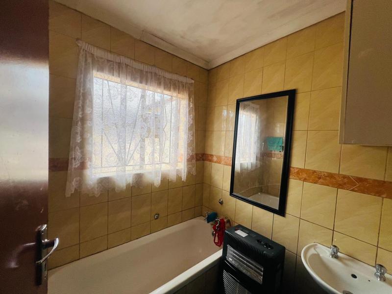 2 Bedroom Property for Sale in Soshanguve East Gauteng