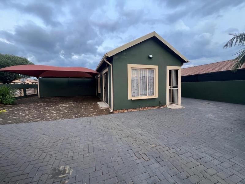3 Bedroom Property for Sale in Soshanguve East Gauteng
