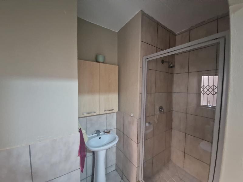 1 Bedroom Property for Sale in Klippoortje Gauteng