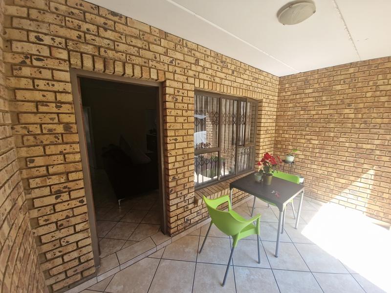 1 Bedroom Property for Sale in Klippoortje Gauteng