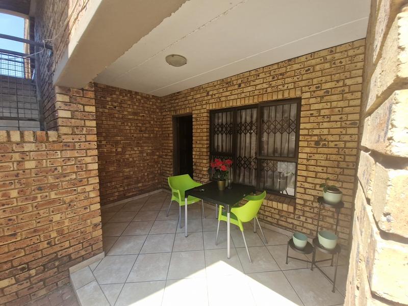 1 Bedroom Property for Sale in Klippoortje Gauteng