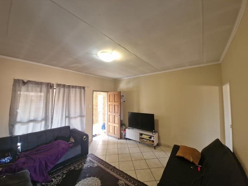1 Bedroom Property for Sale in Klippoortje Gauteng
