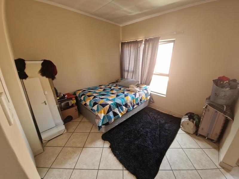 1 Bedroom Property for Sale in Klippoortje Gauteng