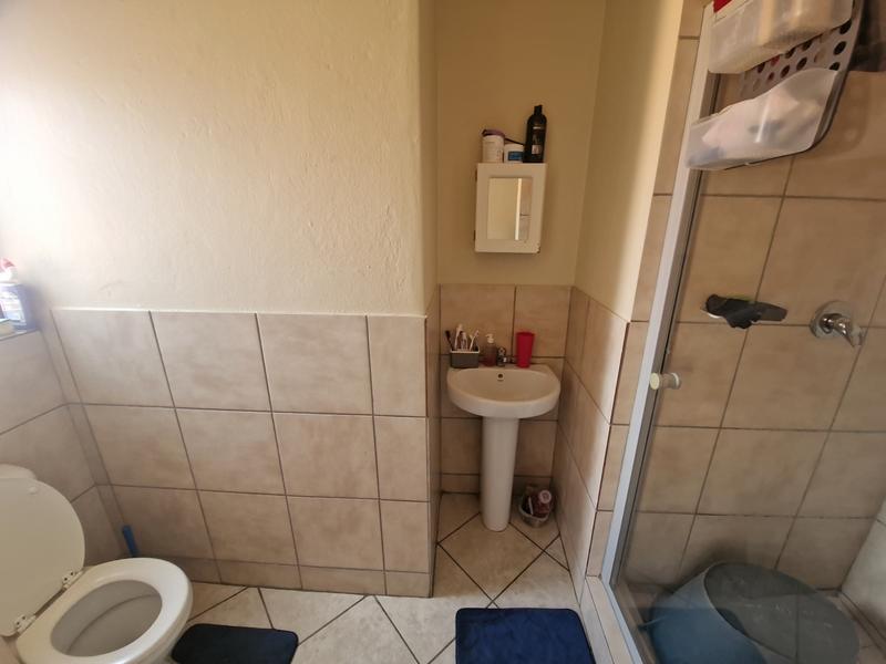 1 Bedroom Property for Sale in Klippoortje Gauteng