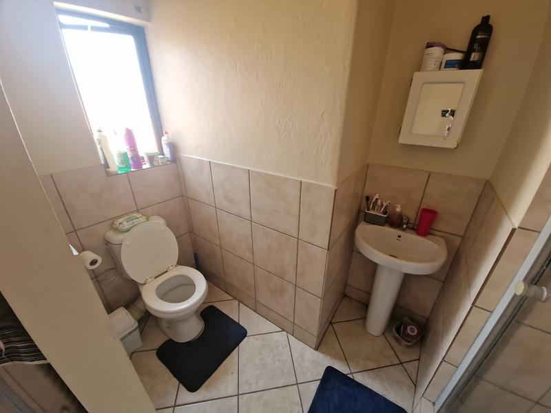 1 Bedroom Property for Sale in Klippoortje Gauteng