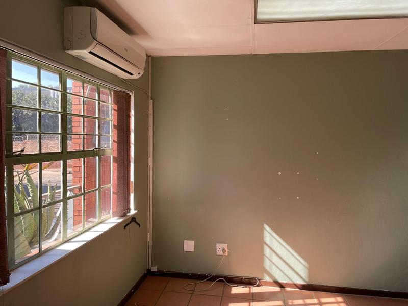 To Let Commercial Property for Rent in Hennopspark Gauteng