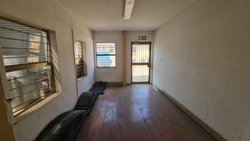 To Let Commercial Property for Rent in Randjespark Gauteng