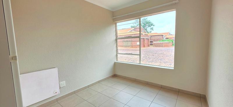 To Let 2 Bedroom Property for Rent in Weltevreden Park Gauteng
