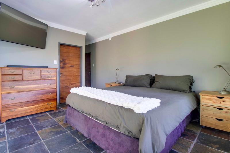 5 Bedroom Property for Sale in Zonnehoewe A H Gauteng