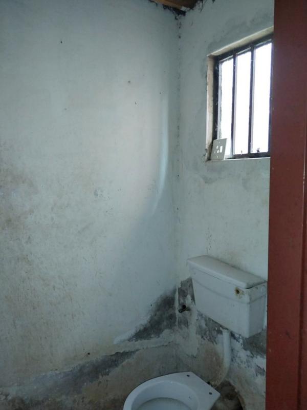 To Let 2 Bedroom Property for Rent in Fleurhof Gauteng