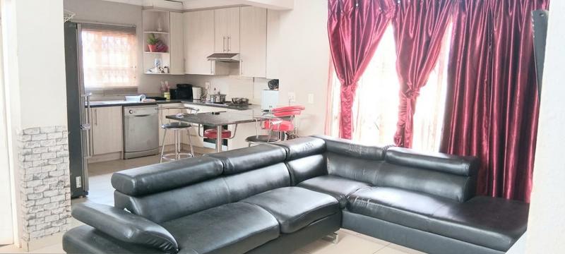 3 Bedroom Property for Sale in Strubenvale Gauteng