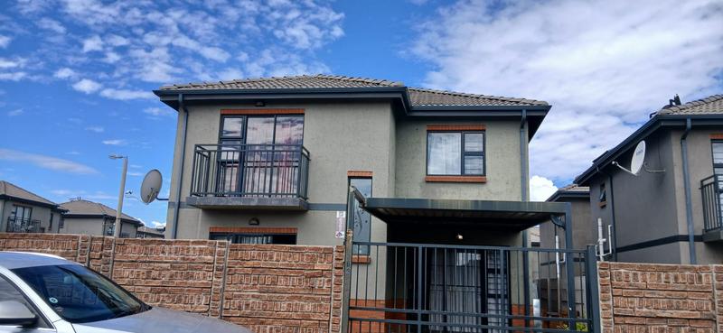 4 Bedroom Property for Sale in Albertsdal Gauteng