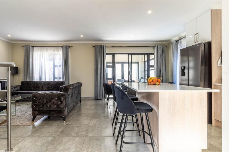 7 Bedroom Property for Sale in North Riding Gauteng