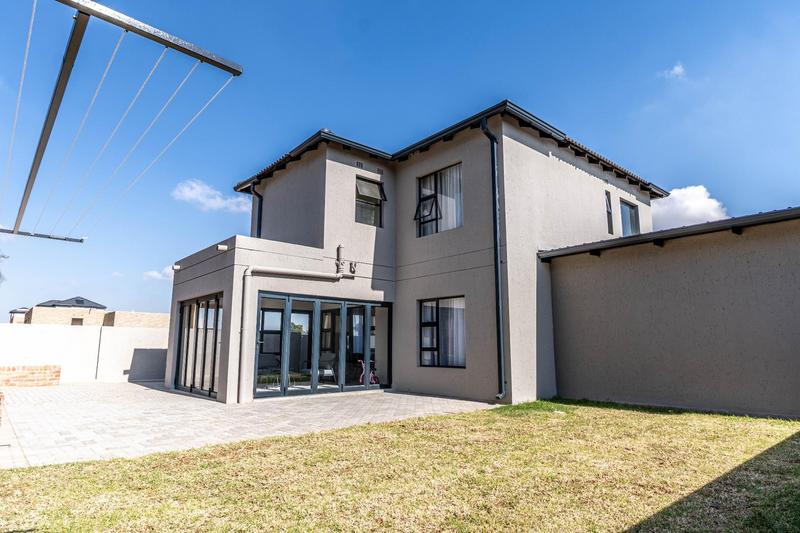 7 Bedroom Property for Sale in North Riding Gauteng