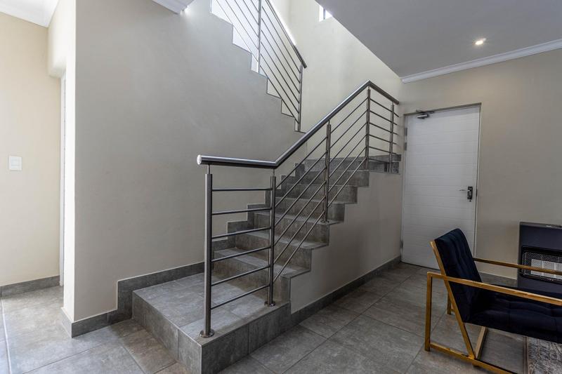 7 Bedroom Property for Sale in North Riding Gauteng