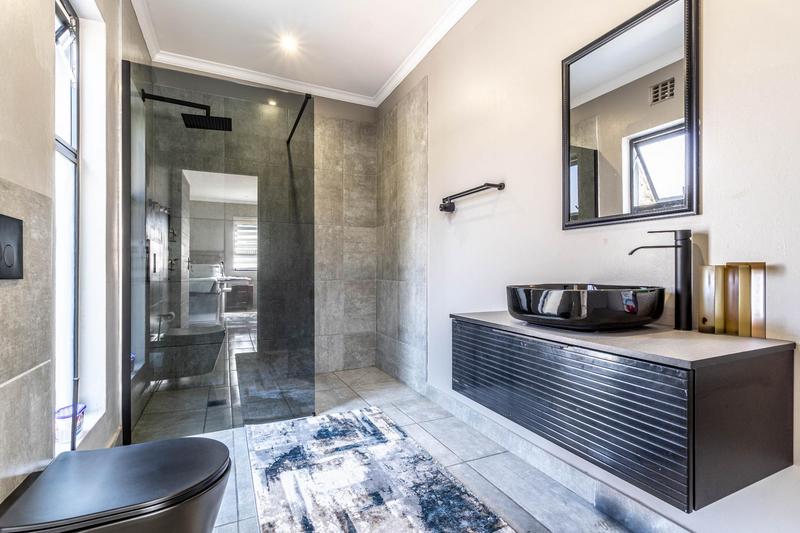 7 Bedroom Property for Sale in North Riding Gauteng