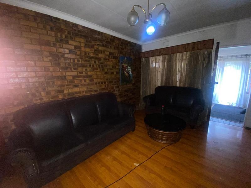 5 Bedroom Property for Sale in Crystal Park Gauteng