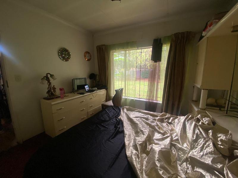 5 Bedroom Property for Sale in Crystal Park Gauteng