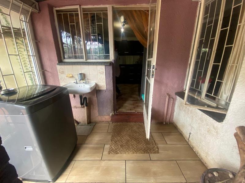 5 Bedroom Property for Sale in Crystal Park Gauteng