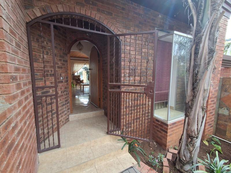 3 Bedroom Property for Sale in Glenvista Gauteng