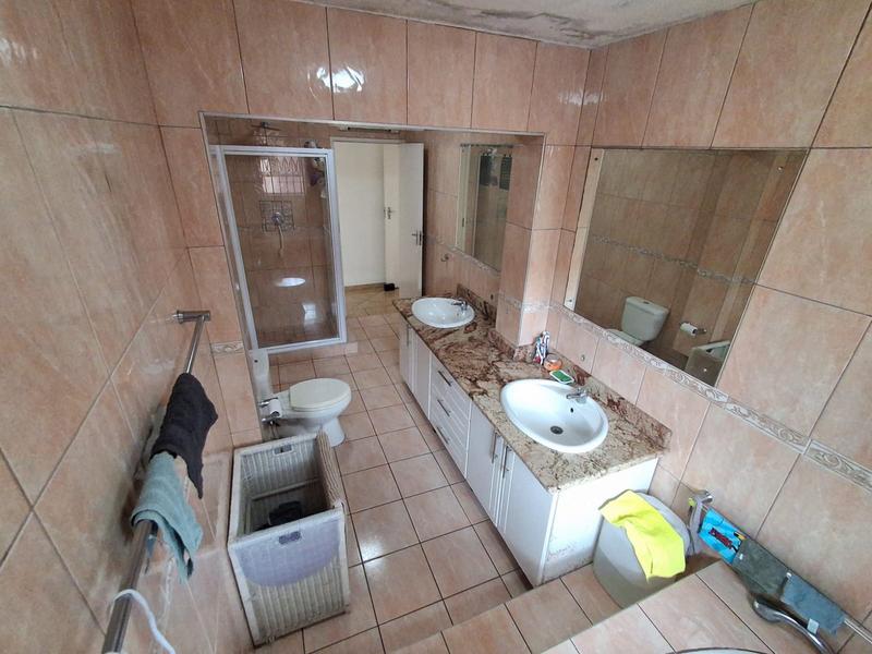 3 Bedroom Property for Sale in Glenvista Gauteng