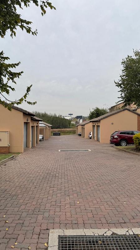 2 Bedroom Property for Sale in Erand Gardens Gauteng
