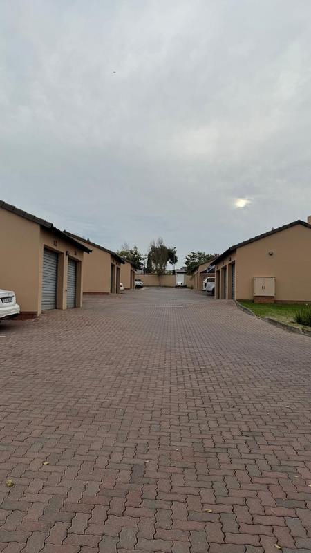 2 Bedroom Property for Sale in Erand Gardens Gauteng