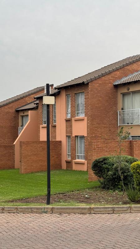 2 Bedroom Property for Sale in Erand Gardens Gauteng